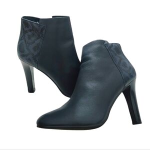 Valeriya by‎ Westfalika German Women's Heeled Snake Navy Booties Size 40/9½ Sexy